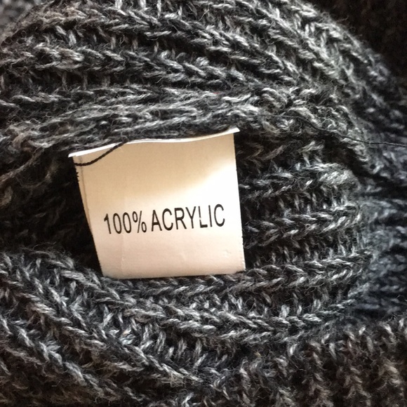 NWT: SWEATER - Picture 6 of 6